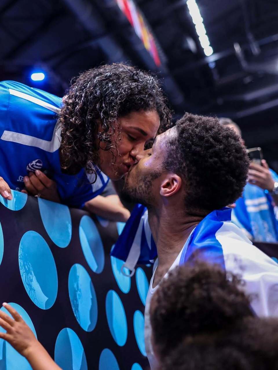 她晒出了一, src, TzgI