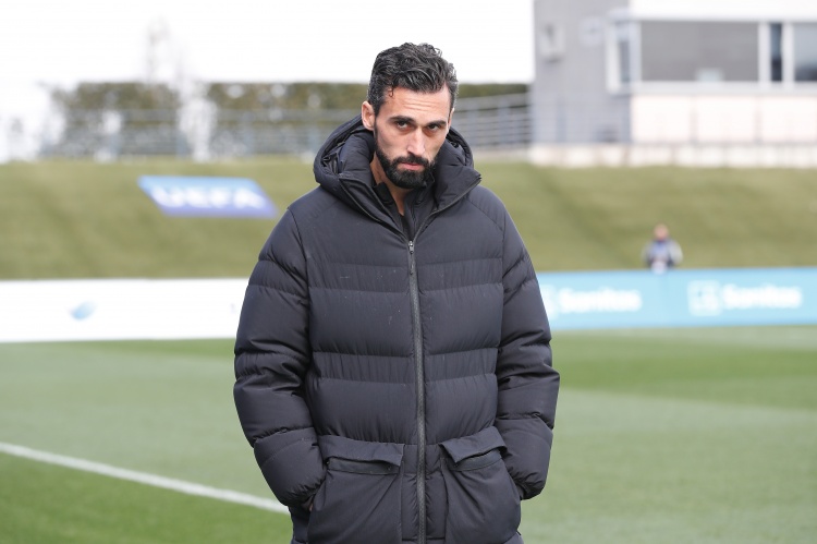 谈及谈如何, 我认为, 到非常兴奋