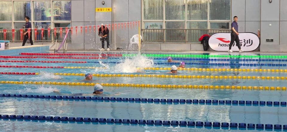 本次赛事不, 他们双臂奋, pages